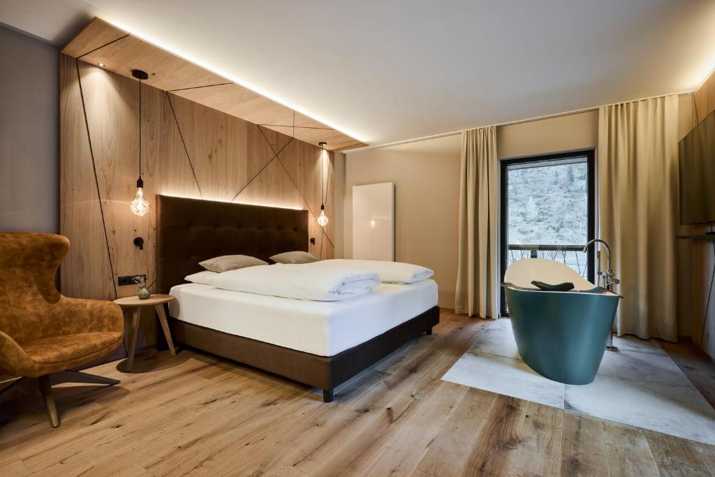 VALARA Alpine Art Hotel - 2