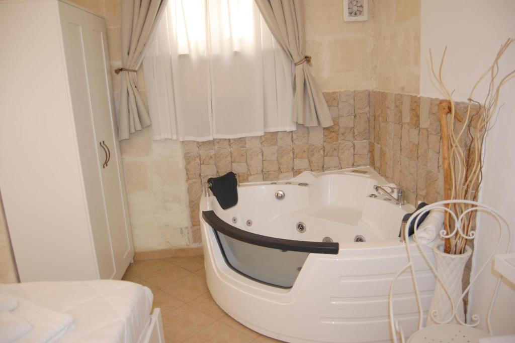 Antica Mateola ジャグジー