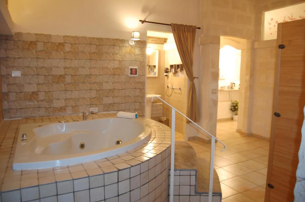 Antica Mateola ジャグジー