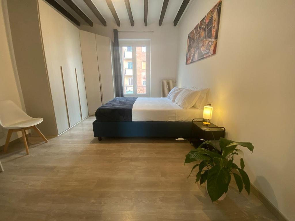 Stylish Flat near Duomo - Metro 50 m - 4 Guests - 5