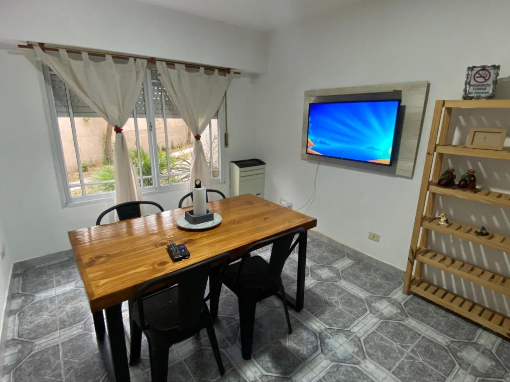 Duplex 4 con cochera privada y parrilla - 1