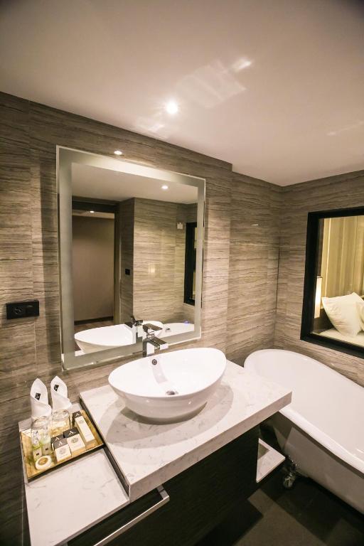Bangkok Arte Hotel Additional