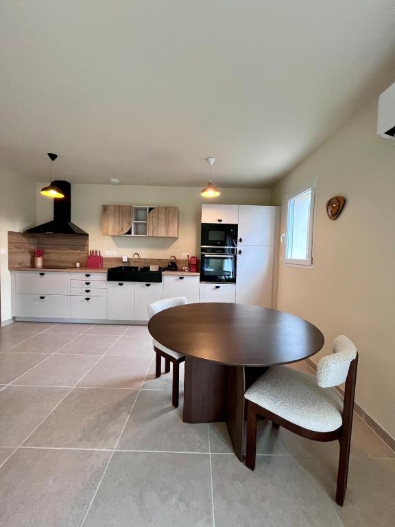 La cahuete Maison neuve, borne électrique, terrain de boules, jardin clos privé - 4