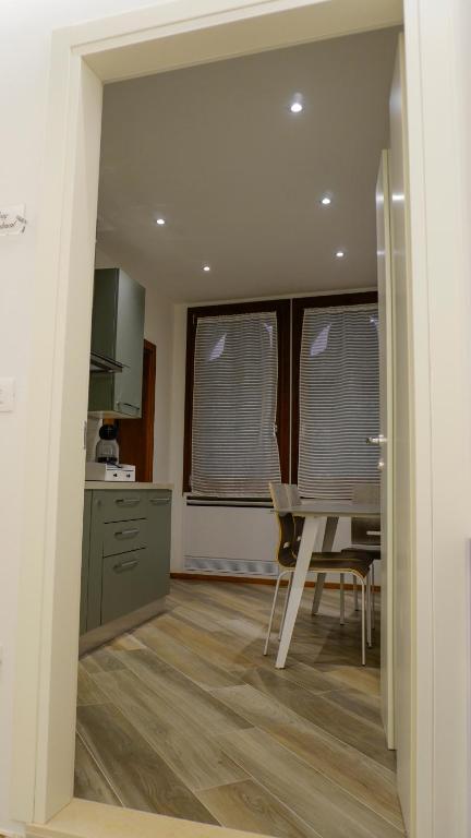Cozy Apartment - 5
