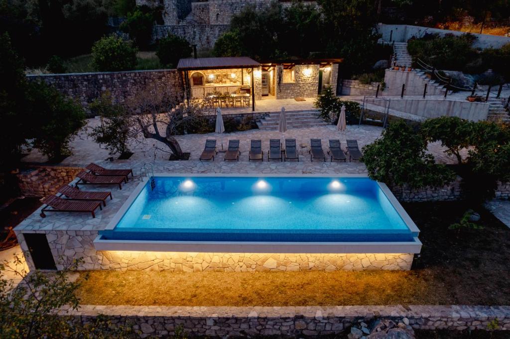 Boka Fig Village Rustic luxury with a view & pool - 2