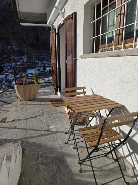 La Casa di Natan Ski In and Out Alpine Retreat - 2