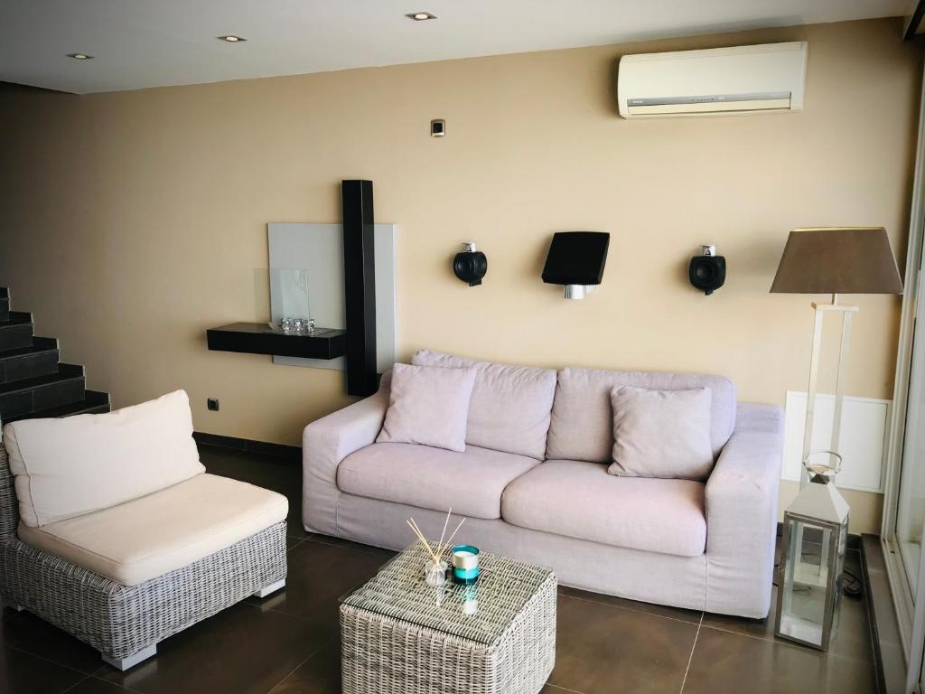 T2 vue mer exceptionnelle avec grande terrasse plein sud wifi piscine - 5