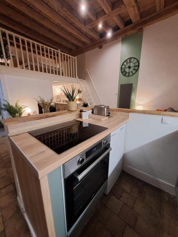 Spacious studio completely renovated right in the city center - 3