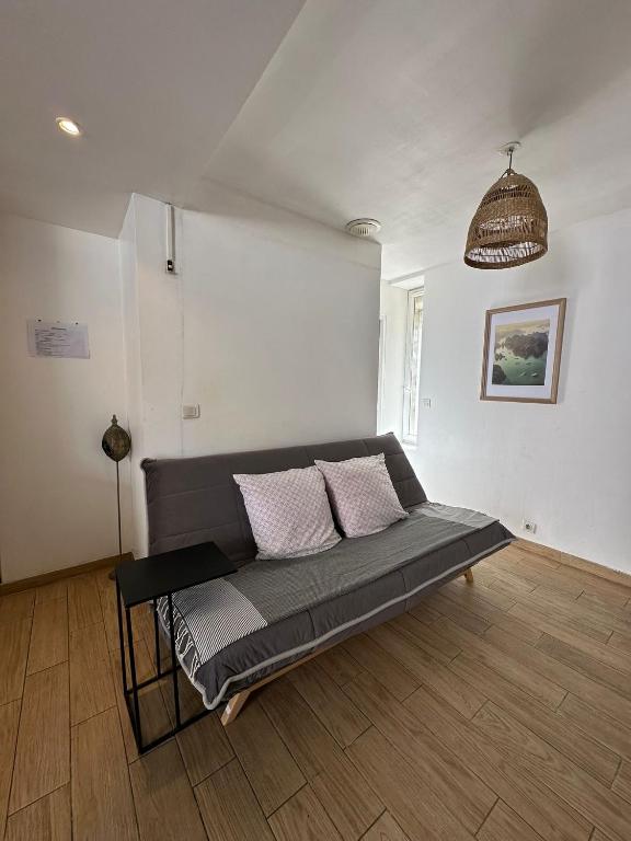 P2 Nîmes ,7 rue Saint Catherine - 1