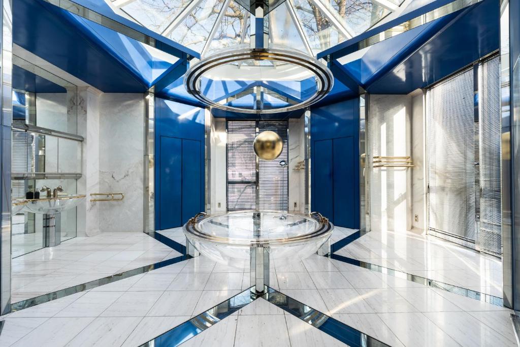 "Villa von Blofeld" - 2