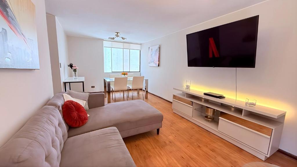 Departamento 2 hab en Lince, wifi 400 Mb y Netflix - 1