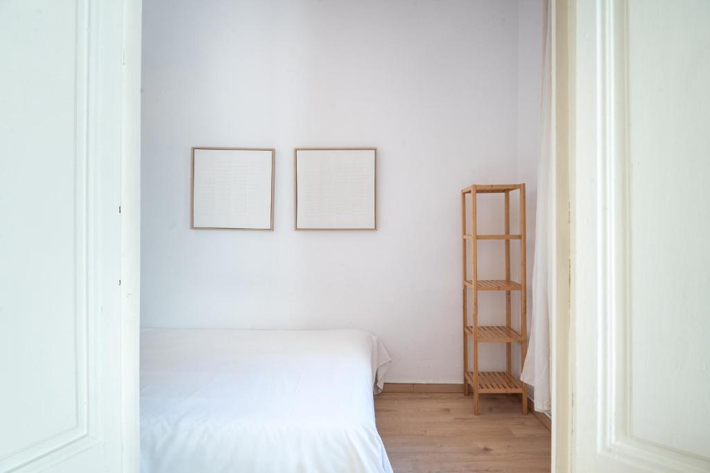 Charm and Comfort in the Heart of Sant Antoni, Barcelona - 5