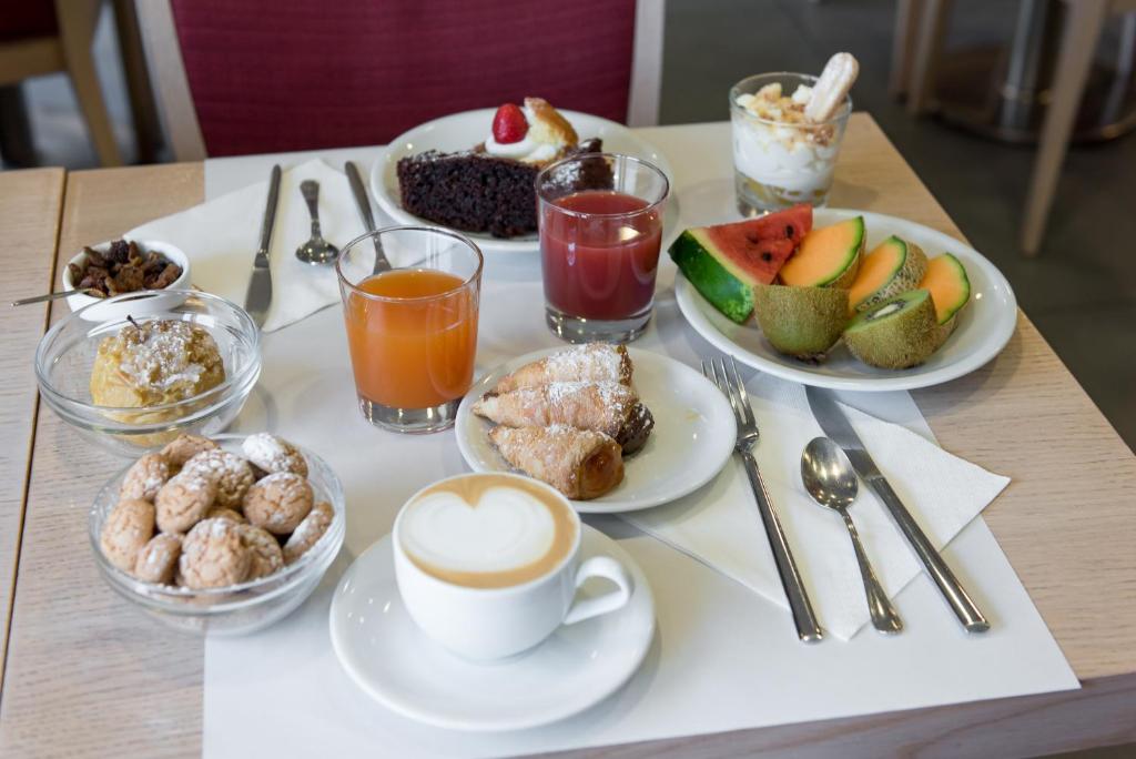 อาหารและเครื่องดื่ม