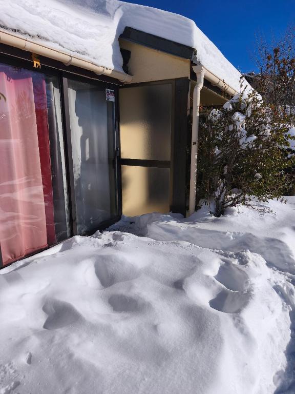 LES FONTANILLES odeillo chalet 60 WIFI & PARKING gratuit exposé plein sud & plein pied , draps & serviettes de toilettes non inclus, sabanas y toallas no incluidos - 3