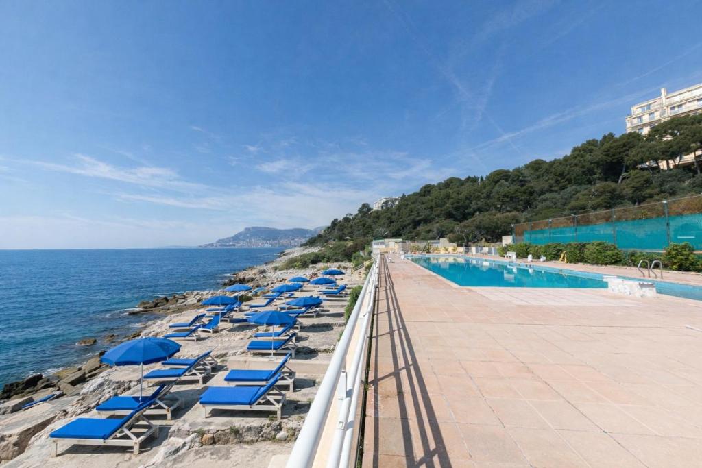 Luxury Historic Suite with Private Beach, Pool & Tennis near Monaco - 4