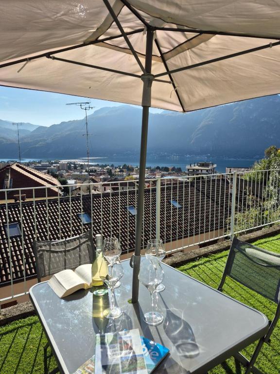 Lake view apartment and private covered parking space- La Terrazza di Jo - 2