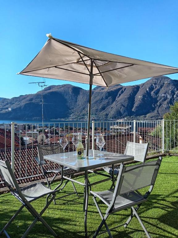 Lake view apartment and private covered parking space- La Terrazza di Jo - 1