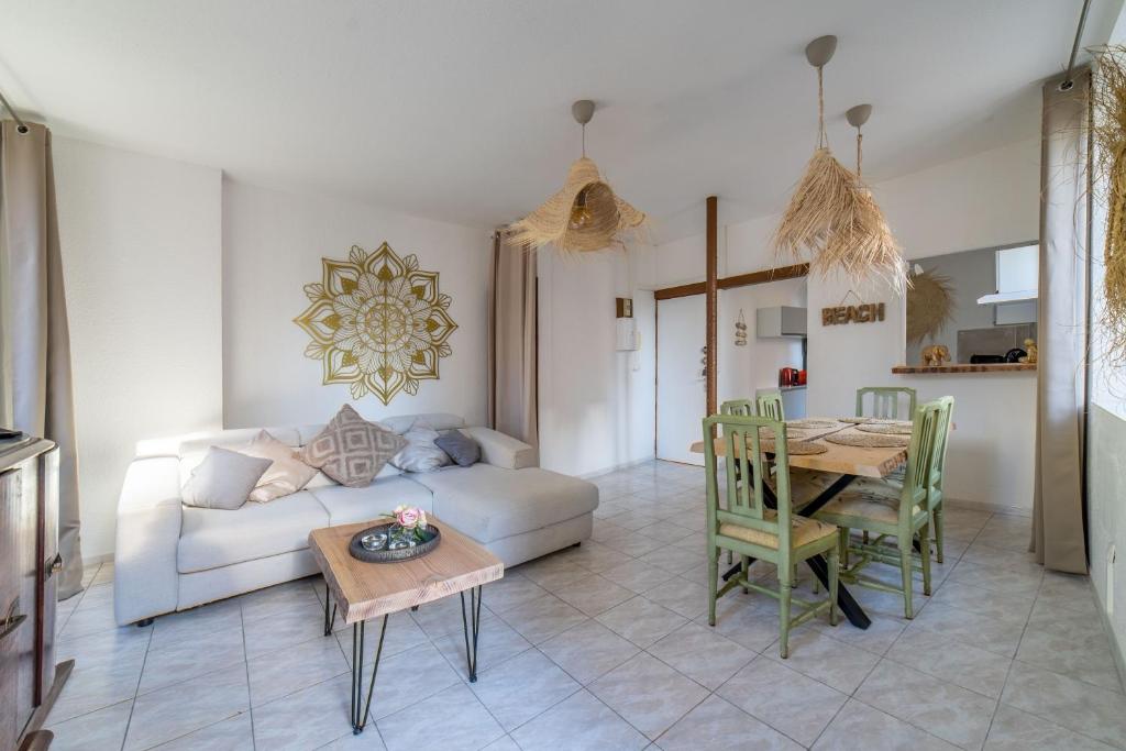 Elegant 2 bedrooms flat - 8mn walk from trainstation - 2