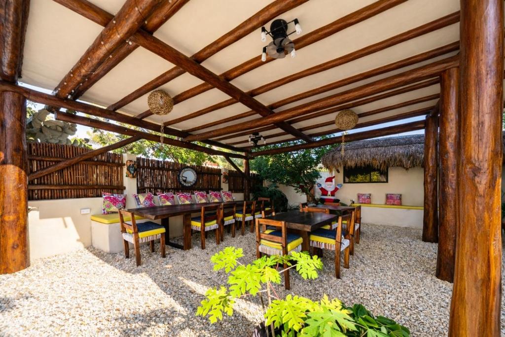 AteneaHolbox Boutique Hotel - Optional Beach Club Access & Breakfast - 3