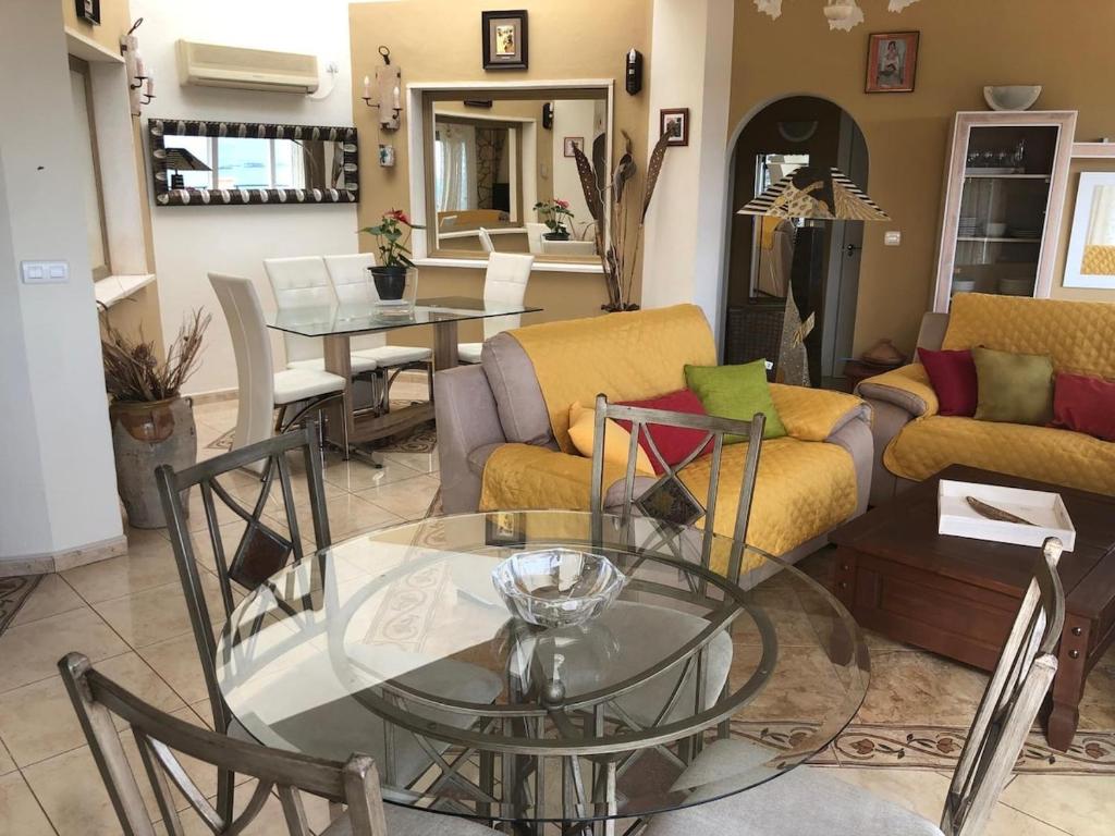 Beautiful villa with 280-degree sea views - 3