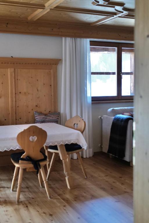 Luxury Chalet at the Foot of the Dolomites by the Castle - 4