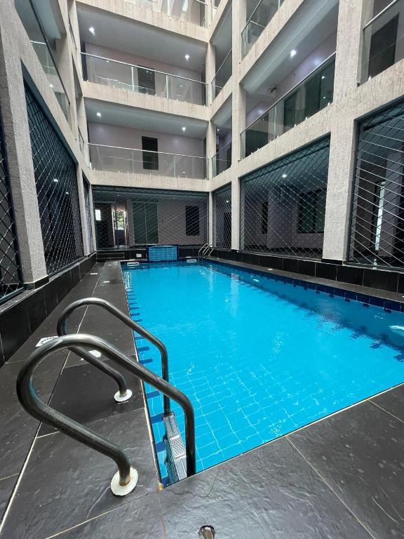 Curated visual reference: From 80 Luxury 1 Bed Apartment Gra With Pool 24 Photo Inspiration