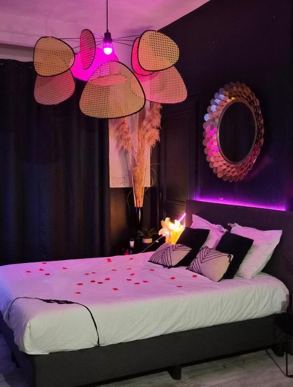 Suite Passion - Jacuzzi privé - Table massage - 3