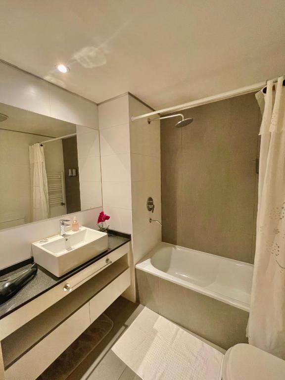 Blum Suites - 3