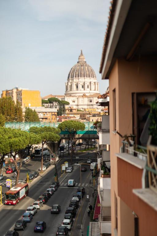 Vatican Luxury Apartment steps to Metro AC & Wi-fi - 1