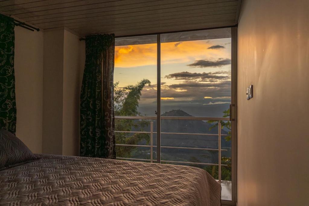 Casa con vista a la montaña en Manizales - 5
