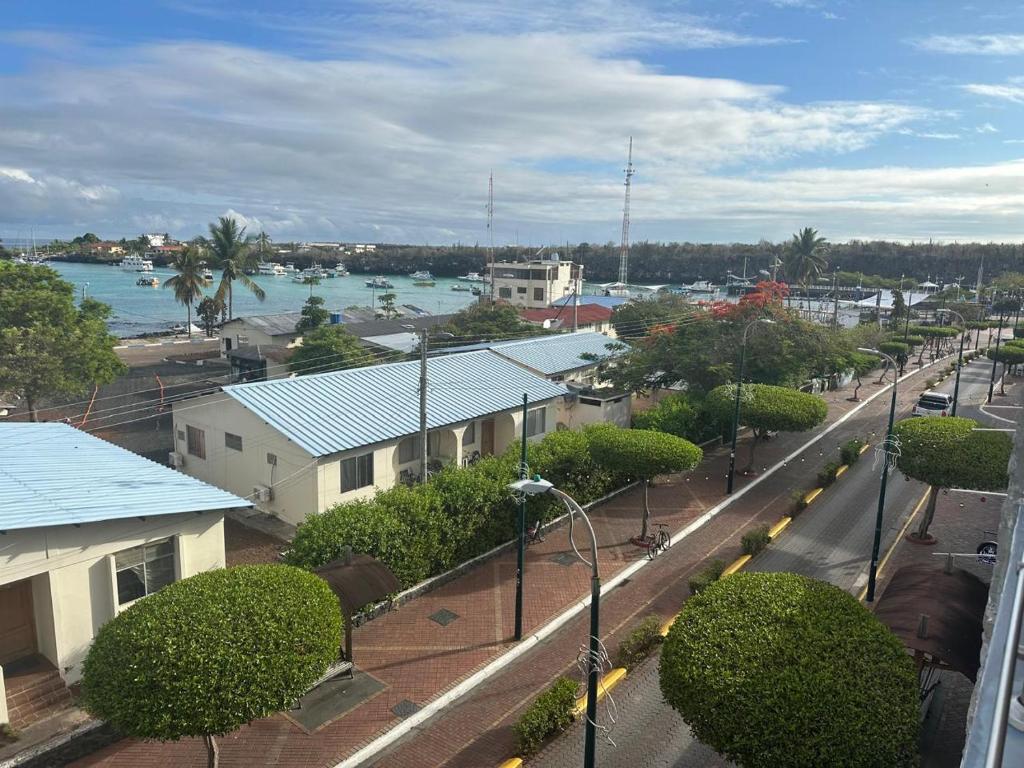 Galapagos Apartments - Bay View House - 5