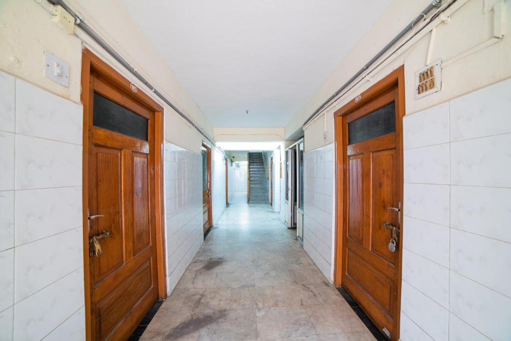 Hotel O Sree Radha Lodge Near Snow World フロント・ロビー