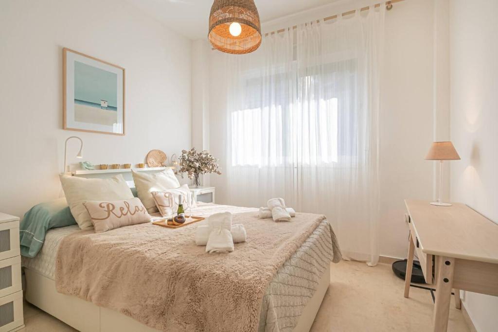 Calm and bright 1bedroom with Terrace & pool views - 3