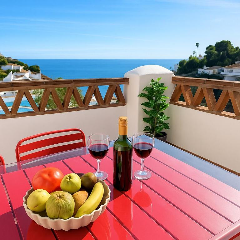 Gran terraza con vistas al mar, piscina y parking privado - 3