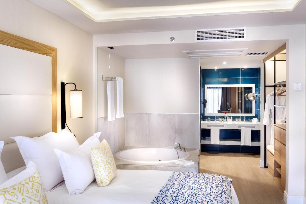 Gran Tacande Wellness & Relax Costa Adeje — Costa Adeje, Canary Islands