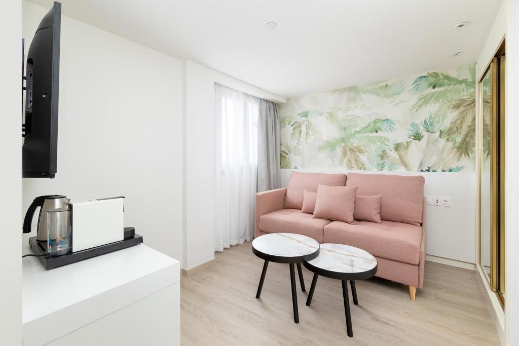 Hotel Cristina by Tigotan Las Palmas - Adults Only — Hotel rooms in Las Palmas, Canary Islands
