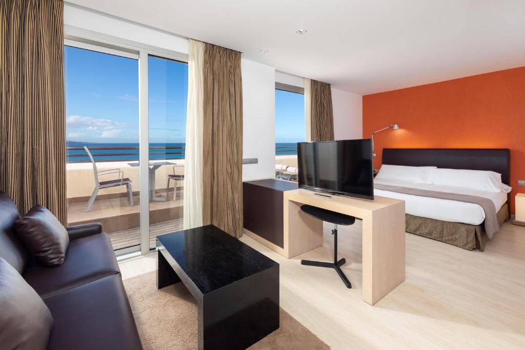 Hotel Cristina by Tigotan Las Palmas - Adults Only — Hotel rooms in Las Palmas, Canary Islands