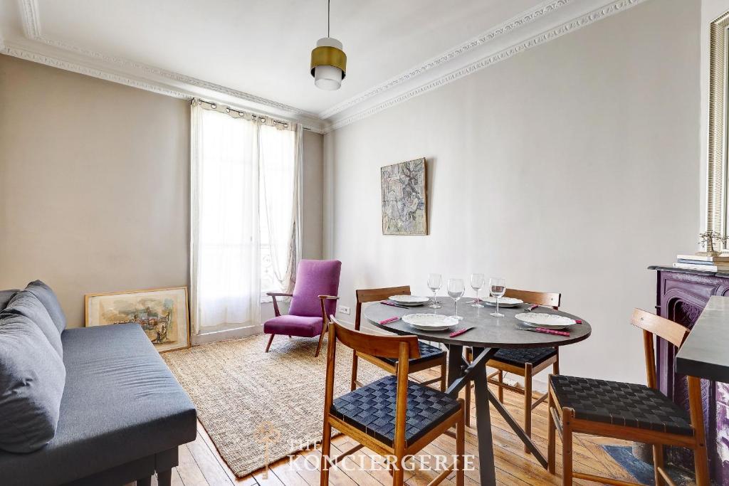 Refined & Cozy Stay in Paris - 1