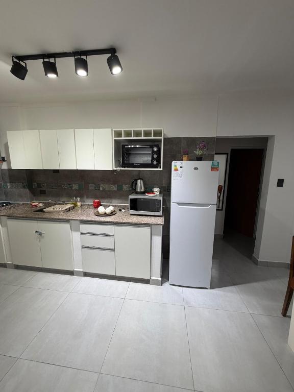 A estrenar Depto renovado amplio y céntrico - 1