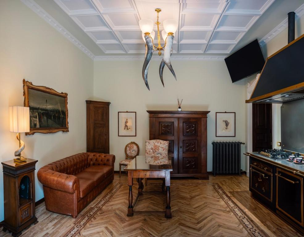 Regal House Verona REGIMENTAL - 5