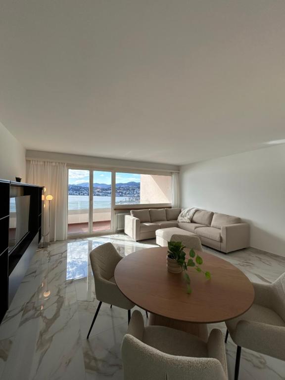 The Grand Vista - Lake View & Parking - 4