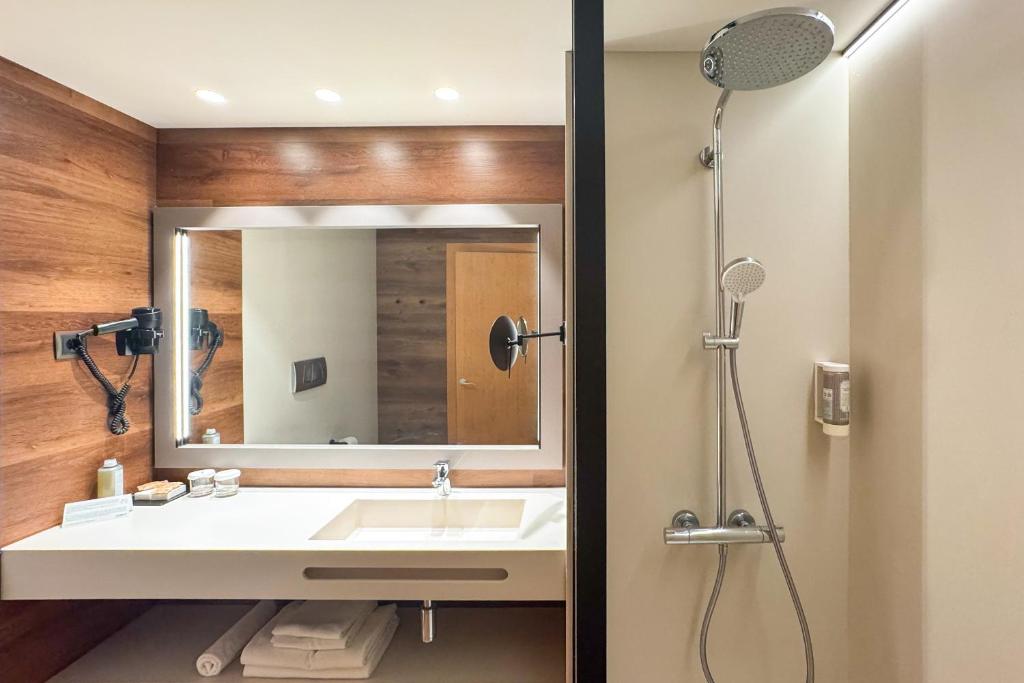 Golden Bahía de Tossa & Spa 4* Sup. — Pokoje in Tossa de Mar, Katalonia
