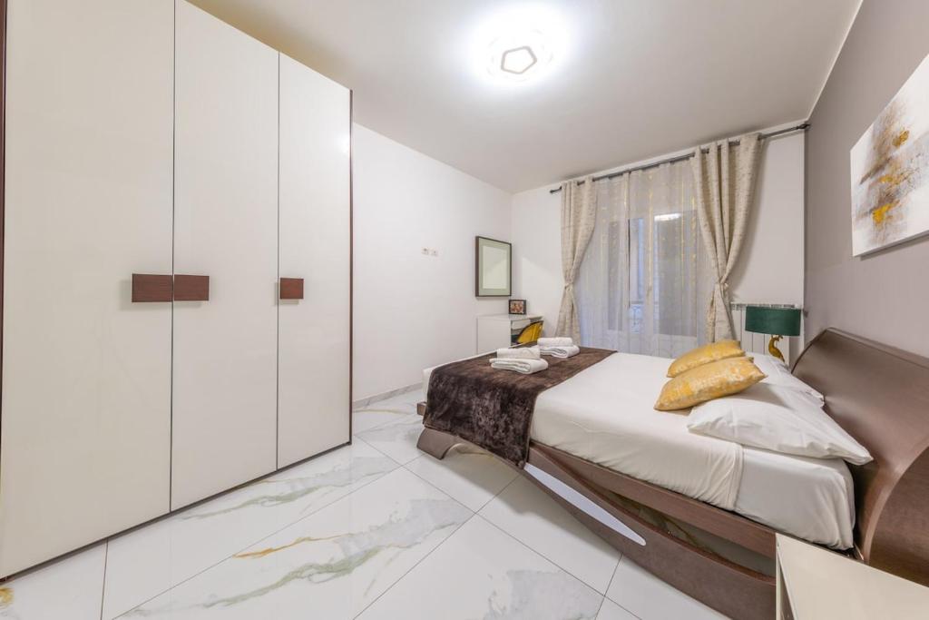 Porta Venezia 6 posti letto, ampio apt con WiFi - 3