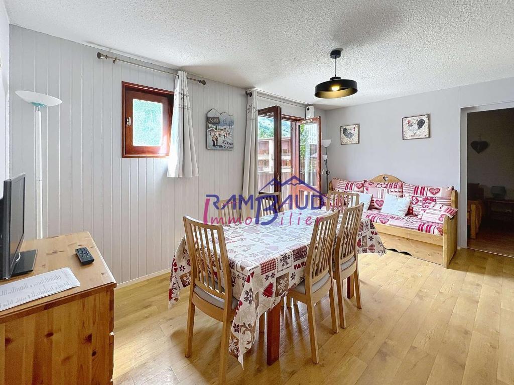 Appartement 2 pièces cabine, 6 couchages, balcon ouest, parking privé - FR-1-854-26 - 1