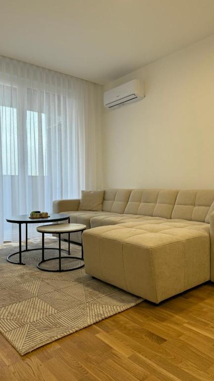 Stela Stan Na Dan Banja Luka - 1