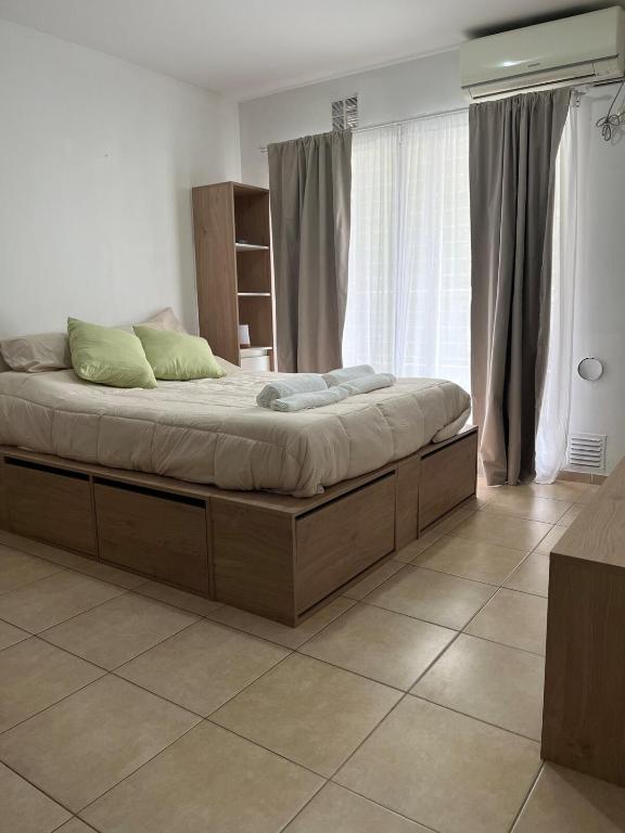 Monoambiente luminoso a metro de Av Pellegrini - 1