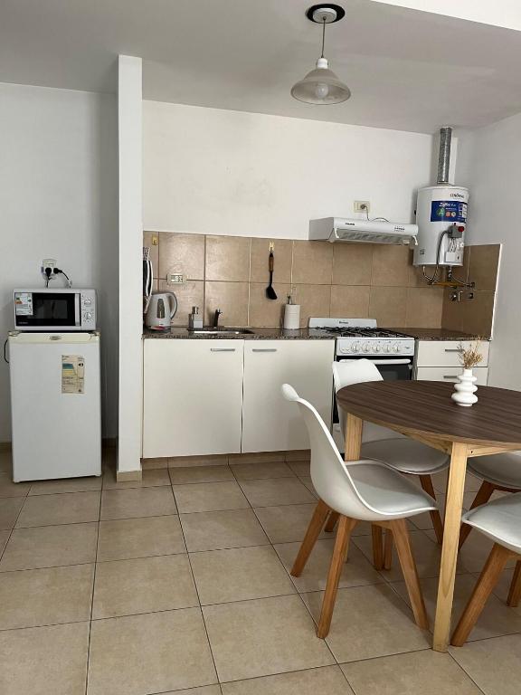 Monoambiente luminoso a metro de Av Pellegrini - 5