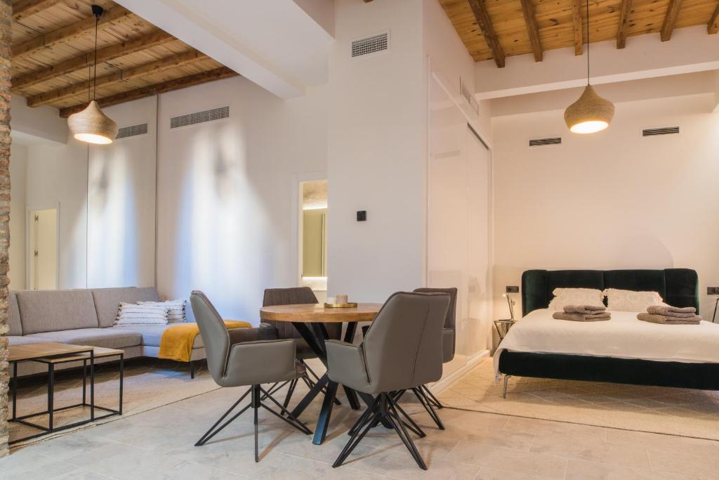 Authentic Studios Alcazaba - 3