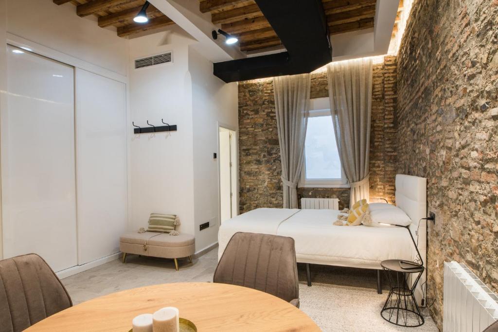 Authentic Studios Alcazaba - 4