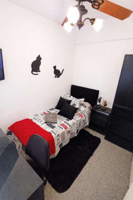 Habitación individual con baño privado solo para estudiantes en Belgrano - 1
